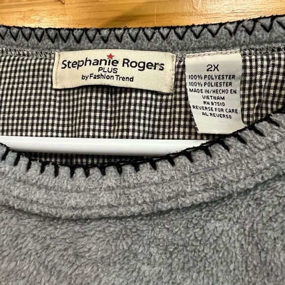 Stephanie Roger’s plus size 2X vintage gray snowman sweatshirt - Picture 4 of 6